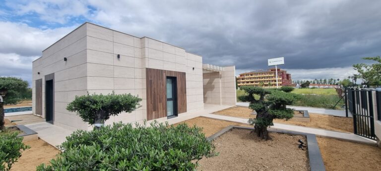 UNIF - Vivienda unifamiliar aislada parcela 10 en urb. golf guadiana (Badajoz)