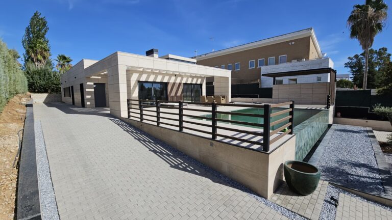 UNIF - Vivienda unifamiliar aislada parcela 10 en urb. golf guadiana (Badajoz)