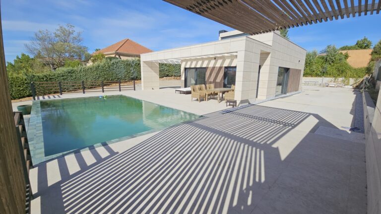 UNIF - Vivienda unifamiliar aislada parcela 10 en urb. golf guadiana (Badajoz)