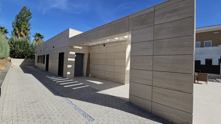 UNIF - Vivienda unifamiliar aislada parcela 10 en urb. golf guadiana (Badajoz)