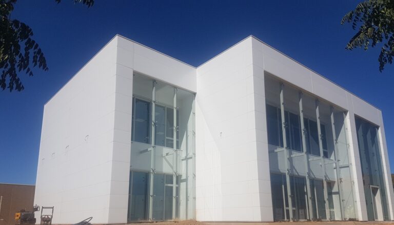 EQUIPAMIENTO - OFICINAS PARA USOS COMPARTIDOS en ZafrA