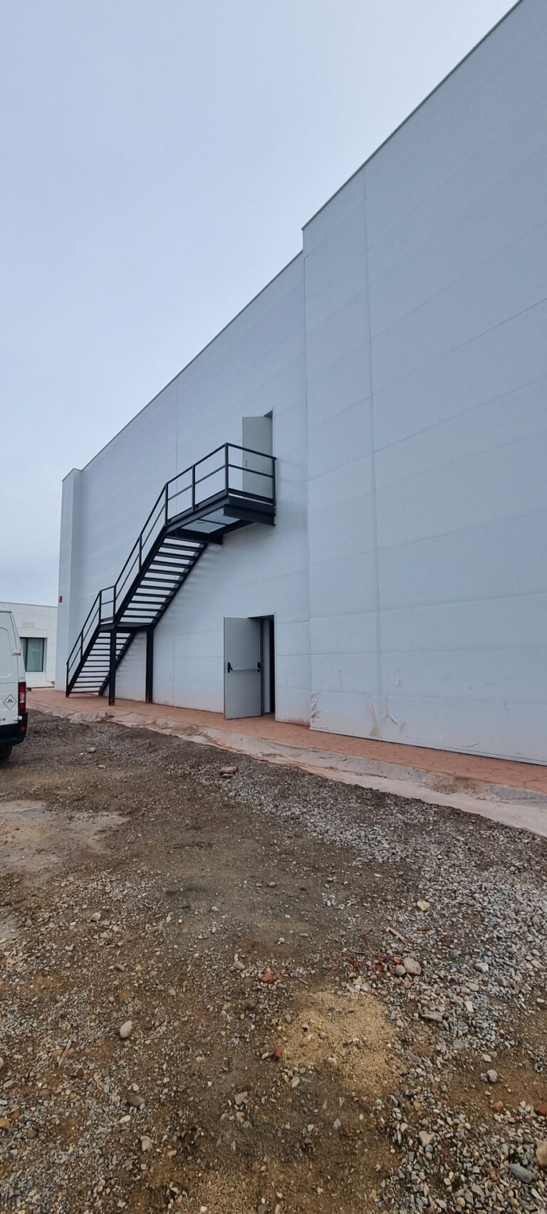 EQUIPAMIENTO - OFICINAS PARA USOS COMPARTIDOS en ZafrA