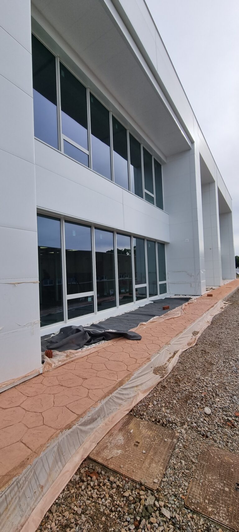 EQUIPAMIENTO - OFICINAS PARA USOS COMPARTIDOS en ZafrA