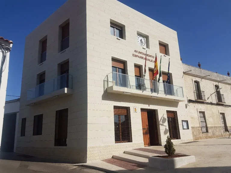 EQUIPAMIENTO - REFORMA INTEGRAL DE EDIFICIO DEL AYUNTAMIENTO DE ESPARRAGALEJO, BADAJOZ