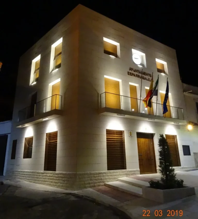 EQUIPAMIENTO - REFORMA INTEGRAL DE EDIFICIO DEL AYUNTAMIENTO DE ESPARRAGALEJO, BADAJOZ