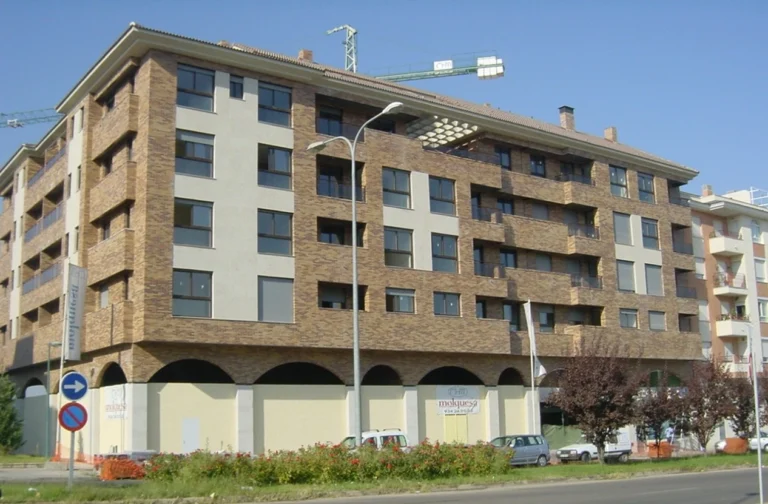 PLURIFAMILIARES - 38 VIVIENDAS en HUERTA ROSALES, BADAJOZ