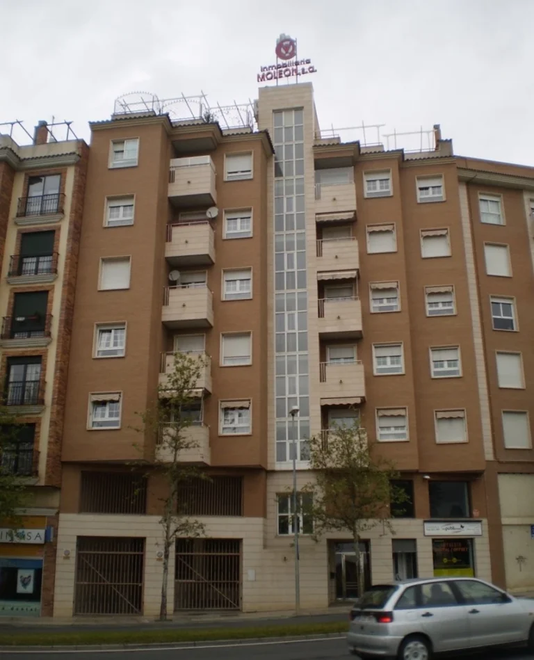 PLURIFAMILIARES - 25 VIV. PARCELA B-13.5 DEL PP. CERRO DEL VIENTO en BADAJOZ