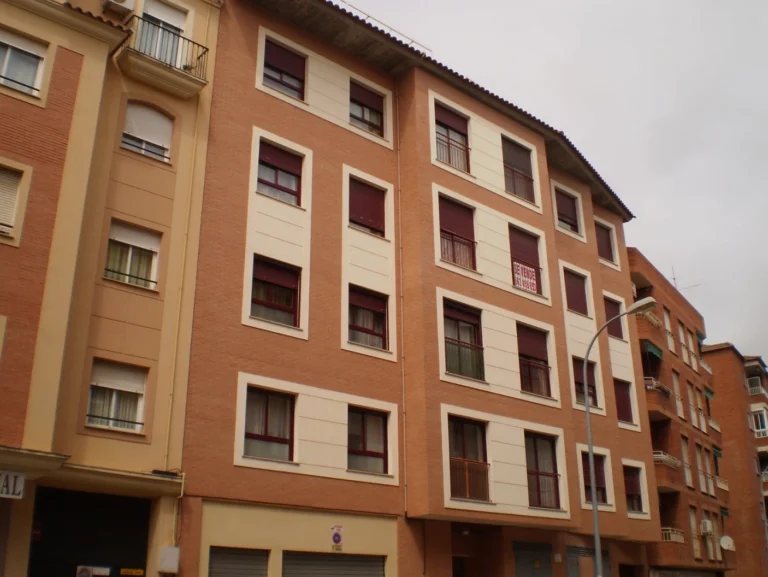 PLURIFAMILIARES - 16 VIVIENDAS en Calle MANUEL GODOY en BADAJOZ